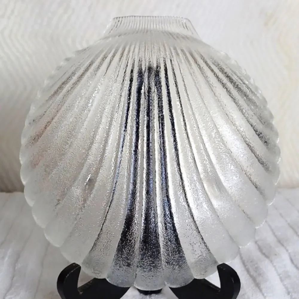 CLEAR GLASS Vintage Salad Shell Bowl‎